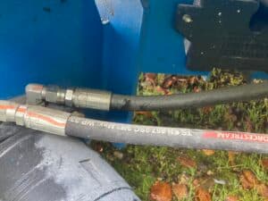 Lepiej zapobiegać – awaria węża hydraulicznego